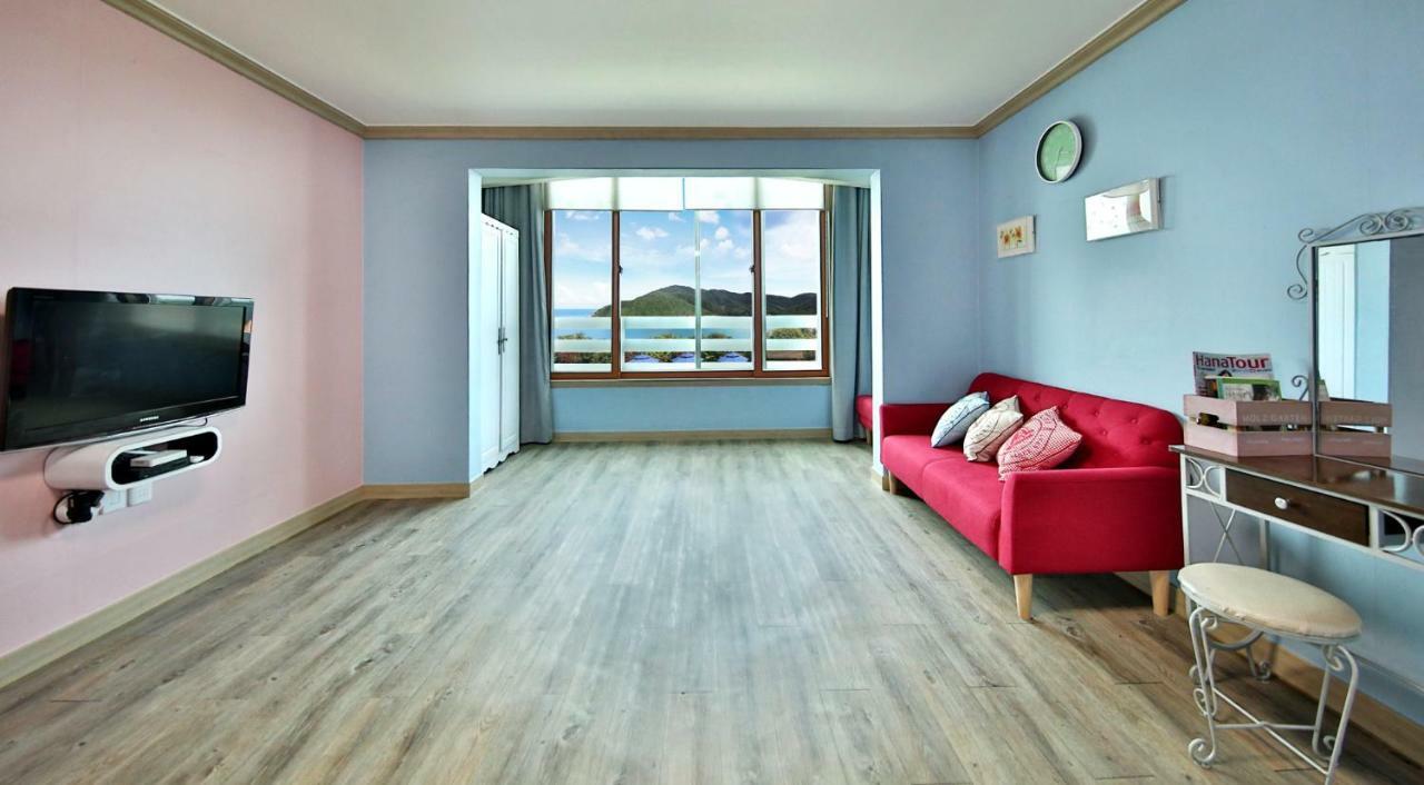 Tongyeong Paper Island Pension Exterior foto