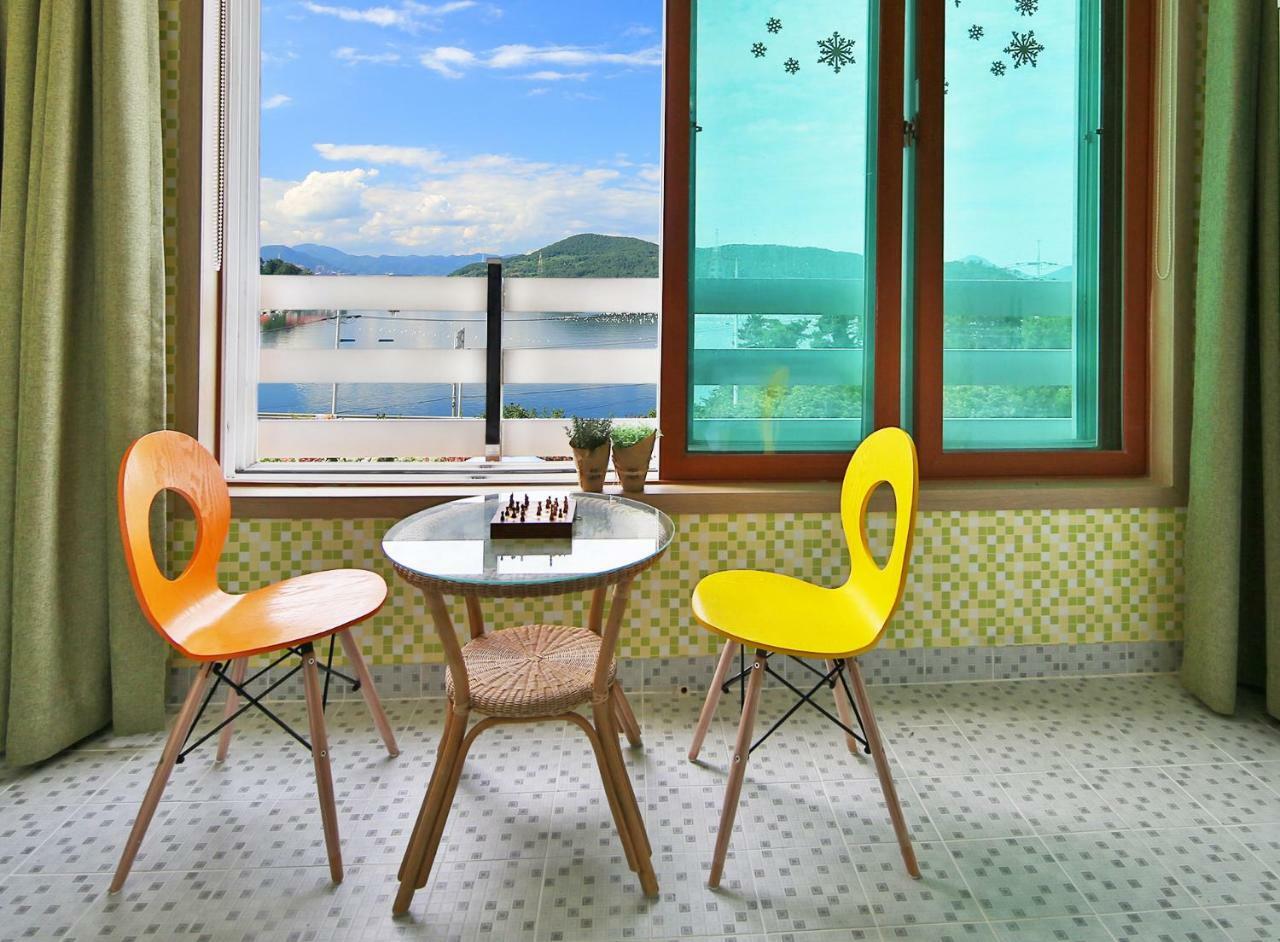 Tongyeong Paper Island Pension Exterior foto