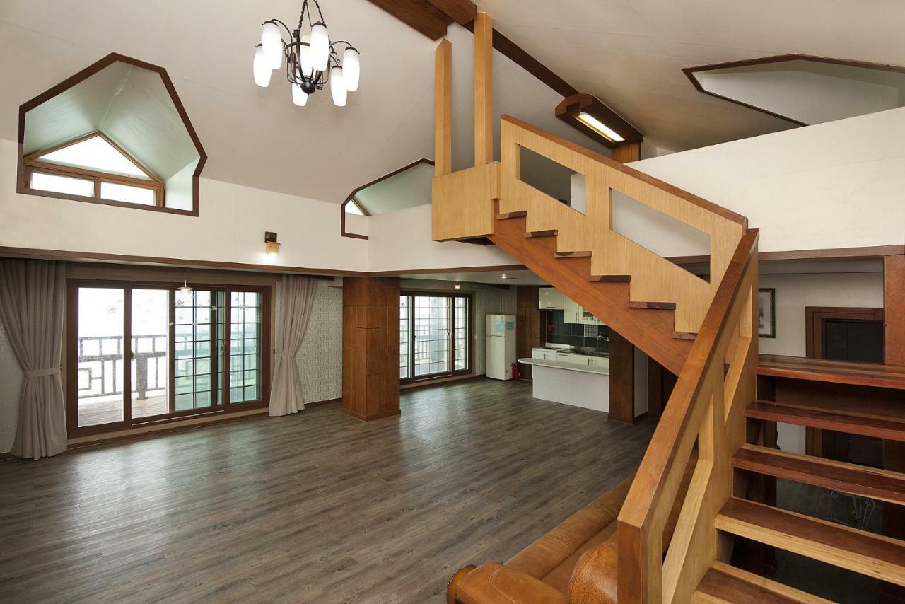 Tongyeong Paper Island Pension Exterior foto